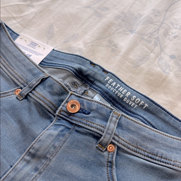 H&M Women Low Waist Feather Soft Skinny Jeggings (Size: 8) - Picture 2 of 6